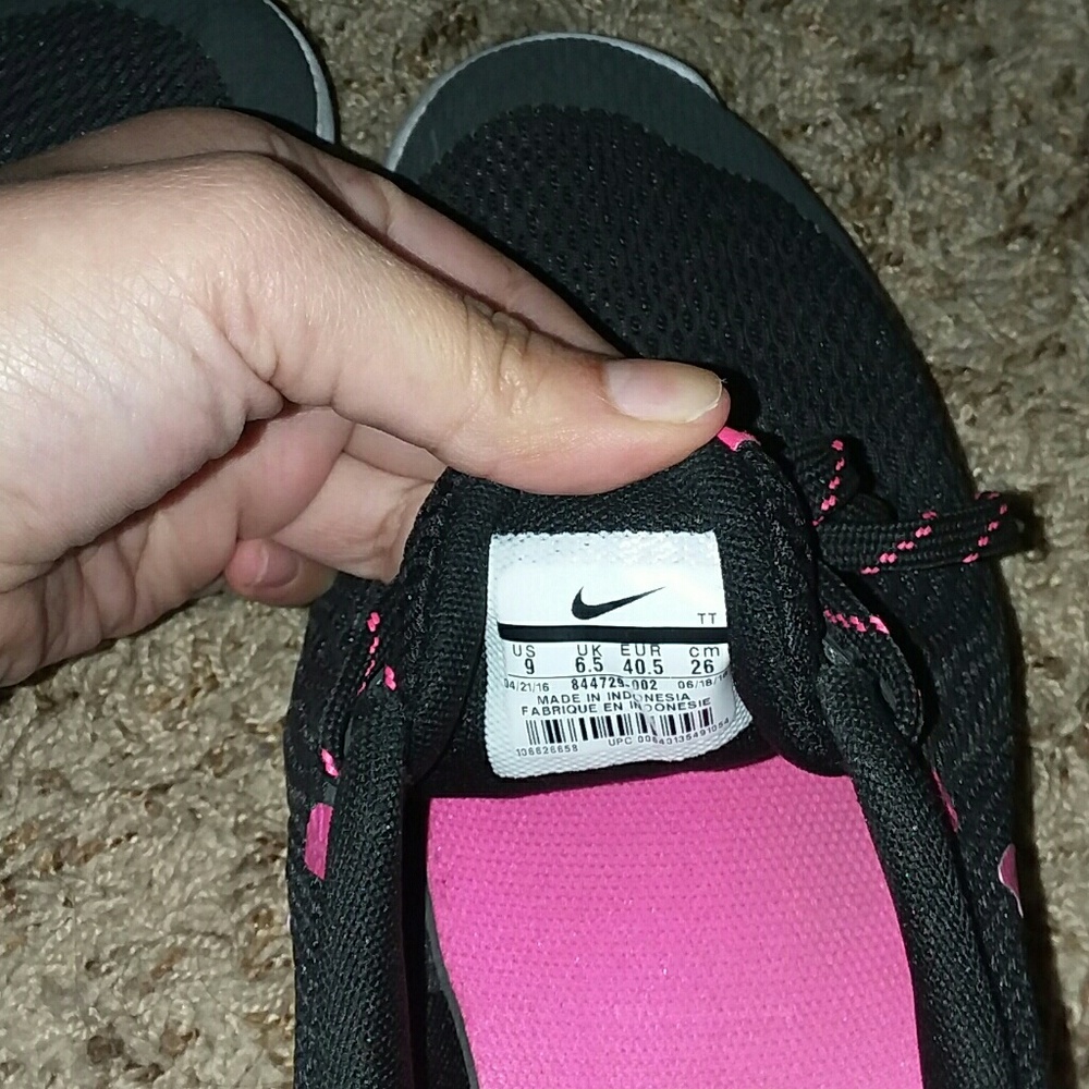 Girl's Nikes - Picture 4 of 4